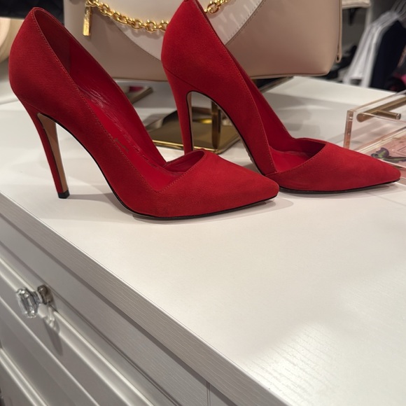 (2 for $22 bundle!) Alice & Olivia Red Women's Heels Size 37 (Size 6) - Picture 3 of 6